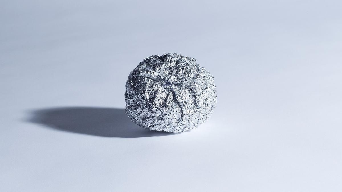 Colocar bolas de papel aluminio en el freezer: por qué recomiendan hacerlo y para qué sirve Colocar bolas de papel aluminio en el freezer: por qué recomiendan hacerlo y para qué sirve