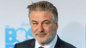 Alec Baldwin estrenó el western maldito donde mató a la directora de fotografía Halyna Hutchins