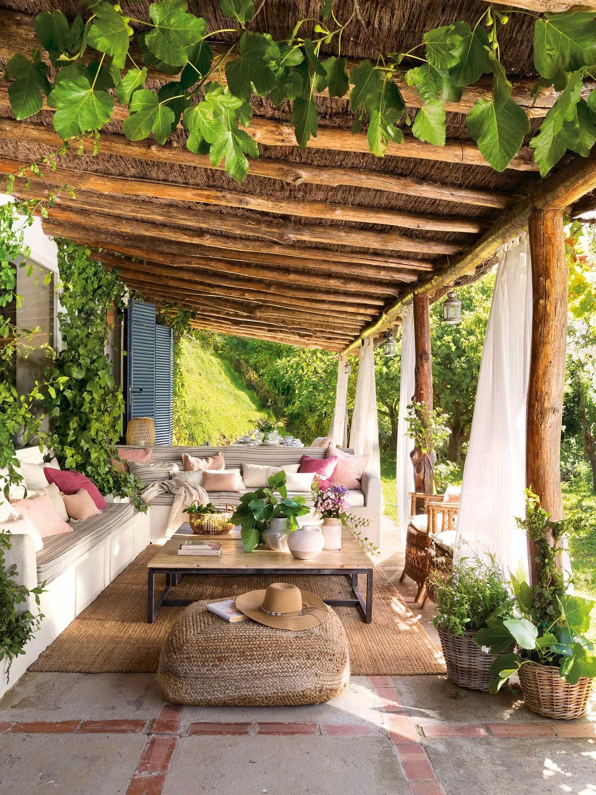 Decorar tu casa puede ser costoso. Por eso, tienes que buscar tiendas con descuentos. Decorar tu casa puede ser costoso. Por eso, tienes que buscar tiendas con descuentos.