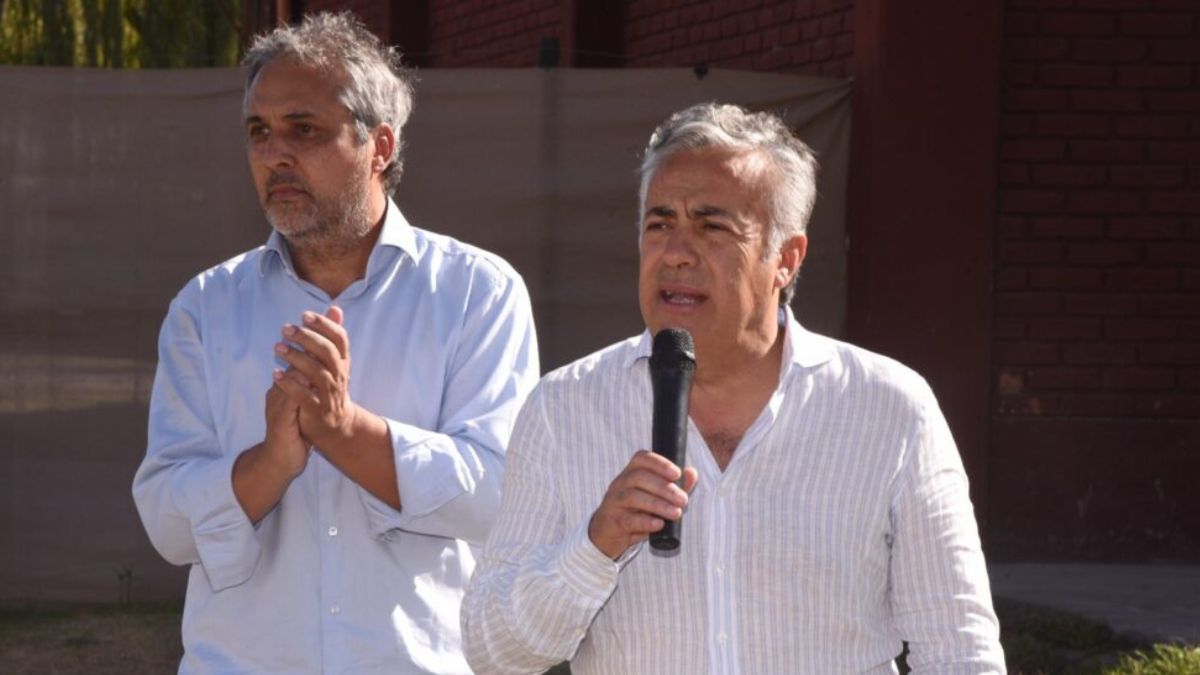 El precandidato a gobernador, Alfredo Cornejo y Silvio Panocchia, candidato a intendente de San Carlos por el Frente Cambia Mendoza, celebraron un resultado electoral muy bueno en las PASO aunque no fueron primeros. Cornejo aseguró que pueden ganar las generales en esa comuna.