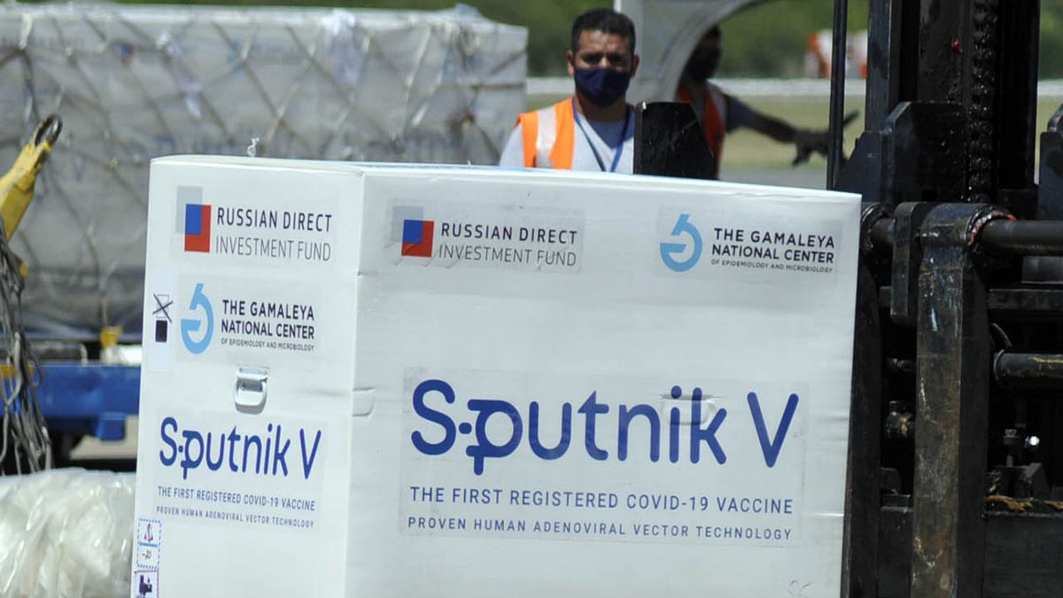Las dosis de vacunas Sputnik V llegarán a Mendoza en las próximas horas y comenzarán a ser aplicadas el martes 29.