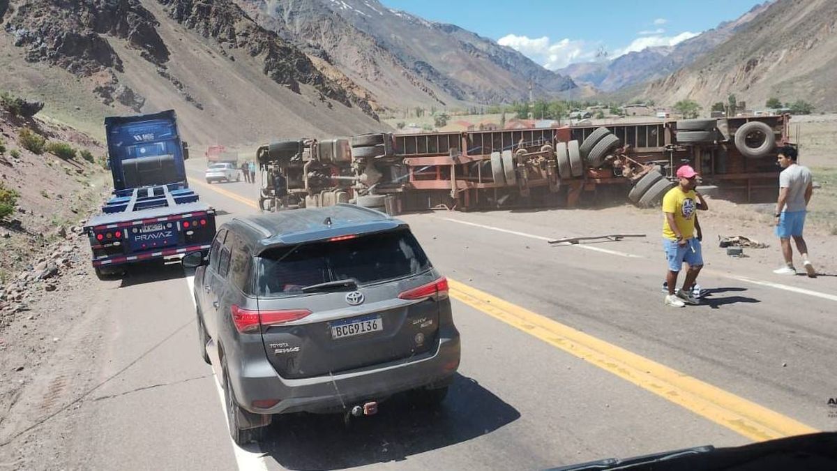 Los últimos incidentes en los que hubo camiones involucrados en la ruta a Chile tuvieron resultados fatales. Por eso se pidieron más controles de seguridad vial.