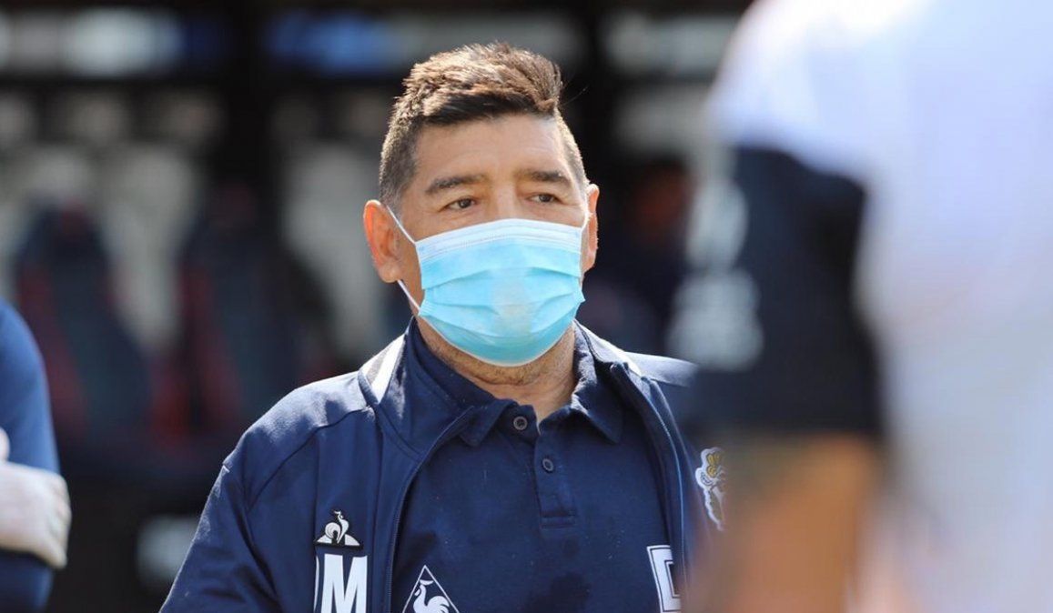Operan a Maradona: qué dijo el médico sobre el hematoma subdural que tiene en la cabeza
