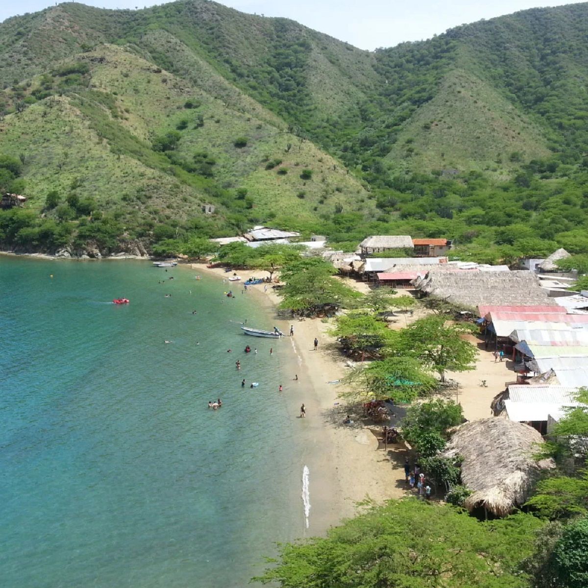 Esta playa queda a 15 minutos del pueblo de Taganga. Esta playa queda a 15 minutos del pueblo de Taganga.