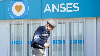 ANSES confirmó que pagará las jubilaciones de abril en dos partes