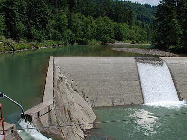Vaciaron un embalse de 148 millones de litros de agua porque vieron que un joven orinó en él