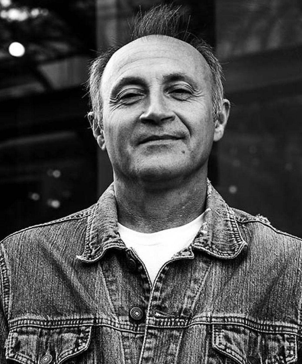 Una vez por año, Becerra es entrevistado en La Conversación, de Radio Nihuil. Una vez por año, Becerra es entrevistado en La Conversación, de Radio Nihuil.