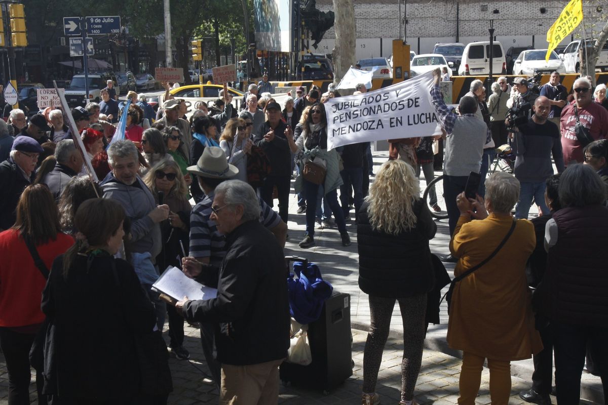 Marcha de jubilados en Mendoza. Marcha de jubilados en Mendoza.