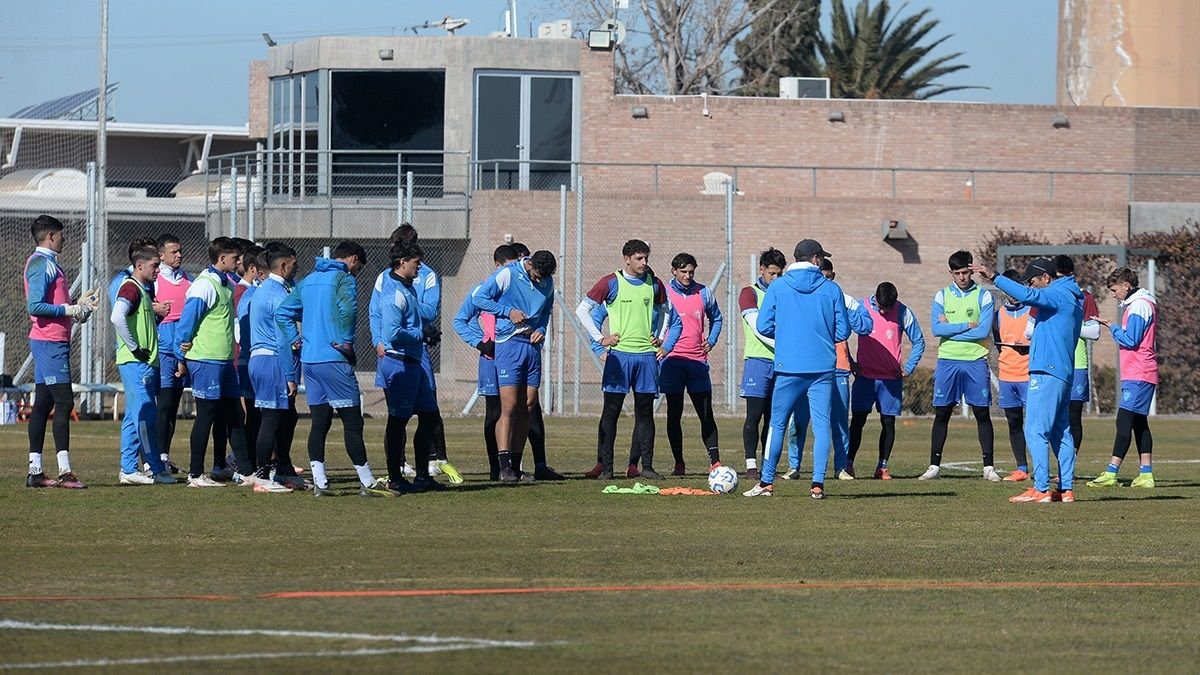 Godoy Cruz se prepara para su estreno ante Rosario Central, en el Gigante de Arroyito.
