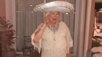 Elisa Carrió se lanza al diseño de ropa y sueña con su candidatura