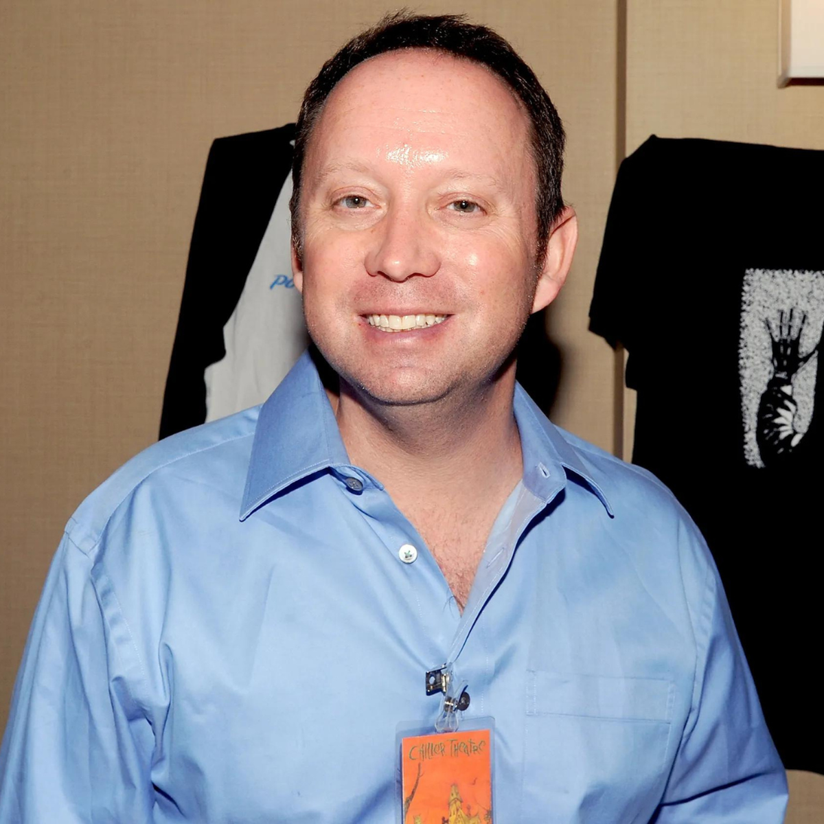 A más de 40 años de su estreno, así luce hoy Oliver Robins, el niño de