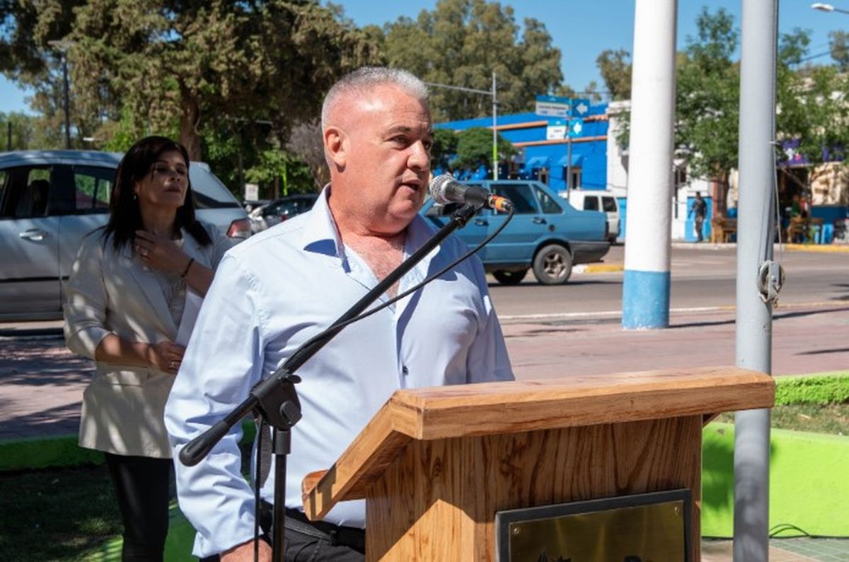 Beto Rozas, referente indiscutido del peronismo, va como primer candidato a concejal en el gobierno de Fernando Ubieta. Beto Rozas, referente indiscutido del peronismo, va como primer candidato a concejal en el gobierno de Fernando Ubieta.