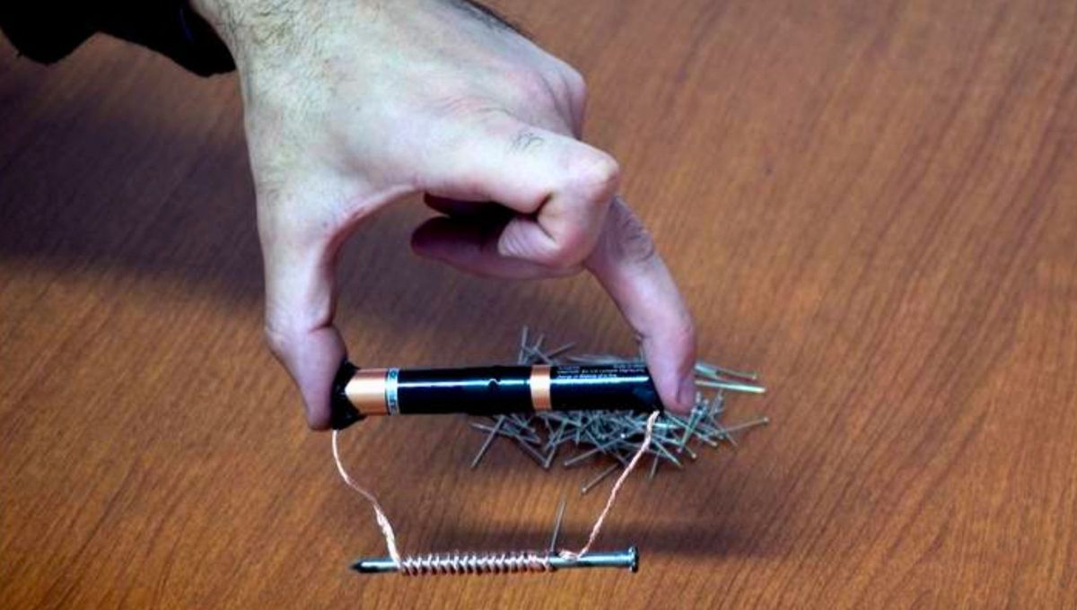 Gracias a esta idea de reciclaje, podrás crear un electroimán con una pila. Gracias a esta idea de reciclaje, podrás crear un electroimán con una pila.