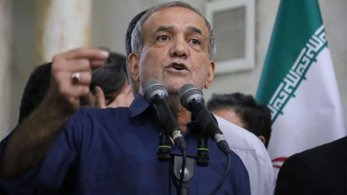 El presidente Masoud Pezeshkian aseguró que las fuerzas iraníes actuarán con poder contra los enemigos. El presidente Masoud Pezeshkian aseguró que las fuerzas iraníes actuarán con poder contra los enemigos.