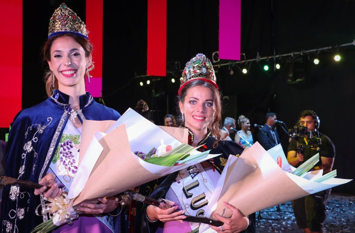 La virreina María Emilia Campagnani y la reina Emilia Rocío Silva.