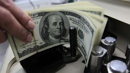 El dólar blue en Mendoza se vendió este viernes a $1.008 en las cuevas del microcentro.