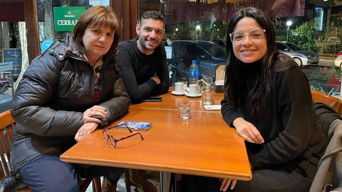 Sol Salinas (derecha) es una de las referentes del PRO alejado de De Marchi.