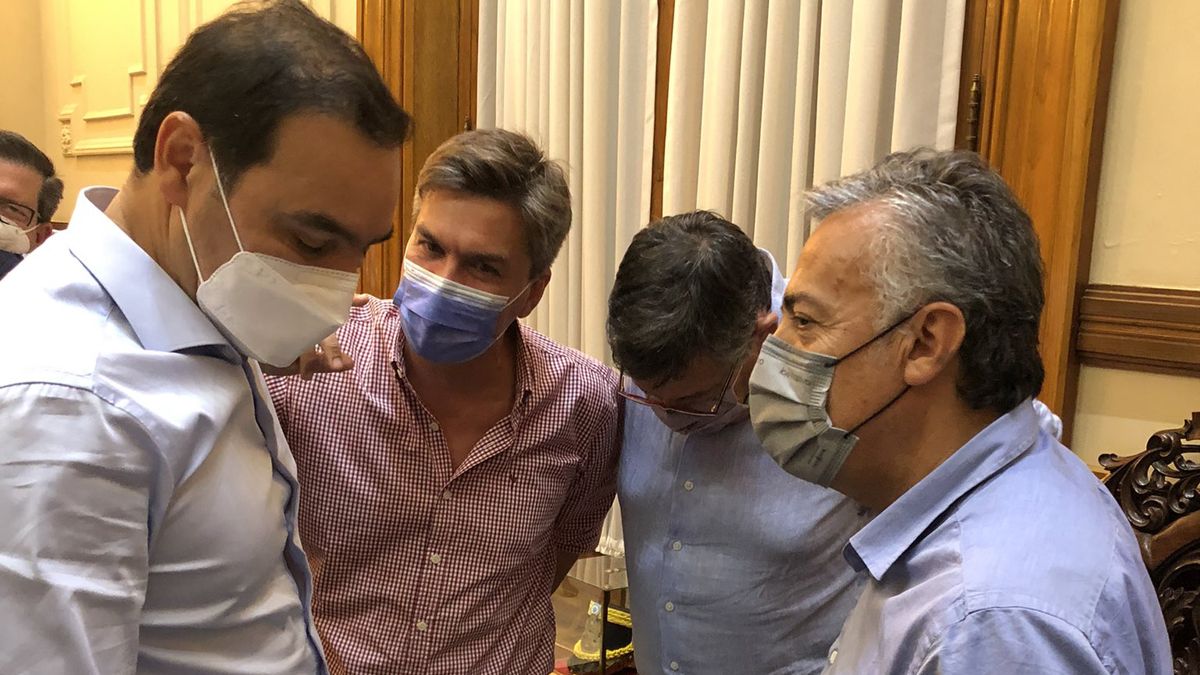 Gustavo Valdés y Alfredo Cornejo en Corrientes