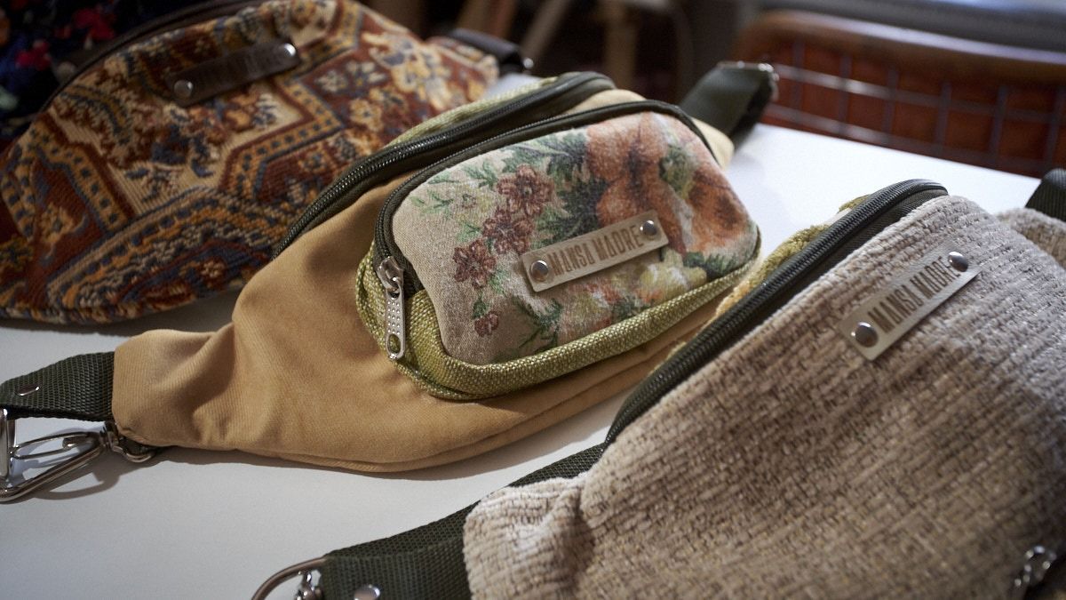 Slow fashion significa moda lenta y lo que se prioriza es la calidad y no la cantidad de producción. Slow fashion significa moda lenta y lo que se prioriza es la calidad y no la cantidad de producción.