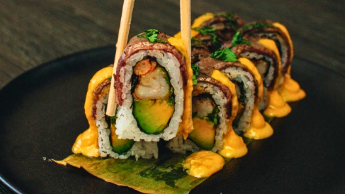 El sushi es una gran opción en este restaurante. El sushi es una gran opción en este restaurante.