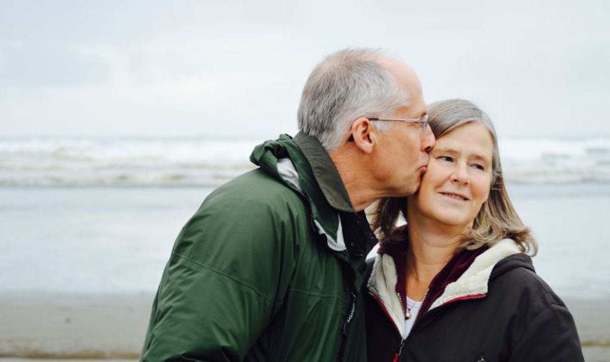 La mitad de la vida es una etapa en la que se puede experimentar el amor con la misma intensidad que en la juventud. La mitad de la vida es una etapa en la que se puede experimentar el amor con la misma intensidad que en la juventud.