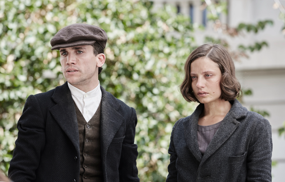 Jaime Lorente y Michelle Jenner. Dos de los protagonistas de la película La sombra de la ley. Jaime Lorente y Michelle Jenner. Dos de los protagonistas de la película La sombra de la ley. 