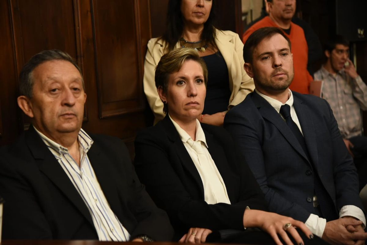 El intendente de Malargüe, Celso Jaque; la ministra de Energía y Ambiente, Jimena Latorre; y el director de Minería, Jerónimo Shantal. El intendente de Malargüe, Celso Jaque; la ministra de Energía y Ambiente, Jimena Latorre; y el director de Minería, Jerónimo Shantal.