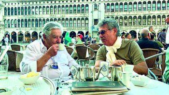 Con sencillez, Mujica estuvo en Venecia