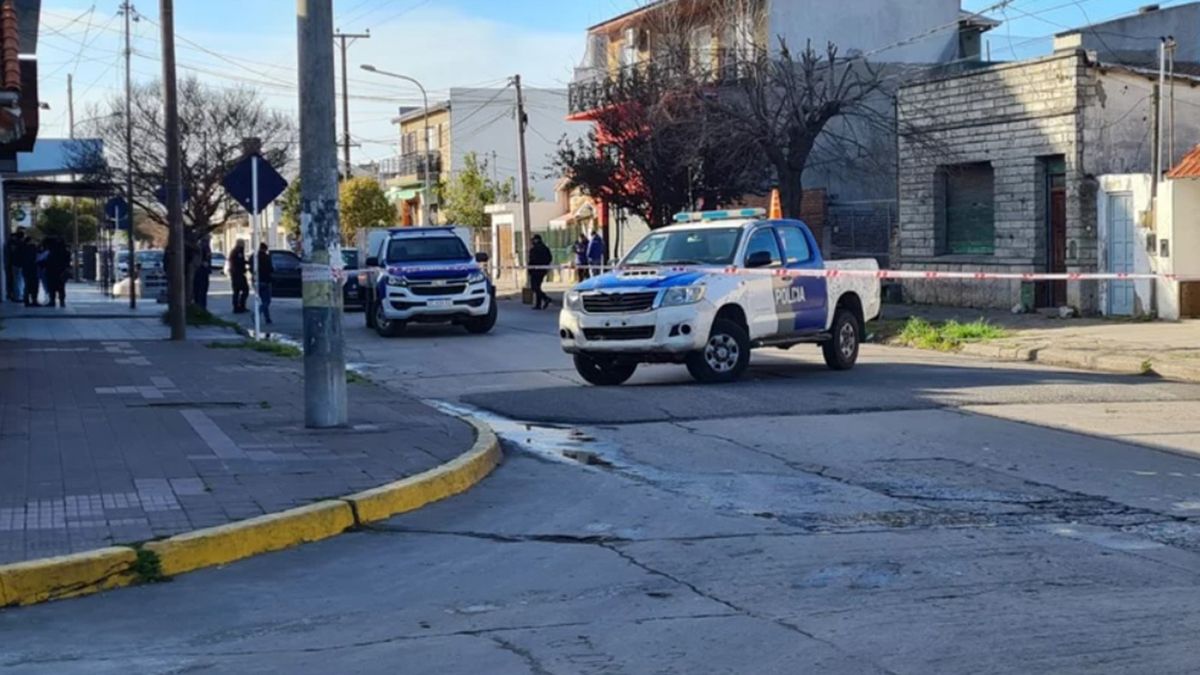 El joven había ido a buscar a una chica a un departamento, en Mar del Plata, y el hermano de esta lo atacó a balazos porvocándole una grave herida en la cabeza