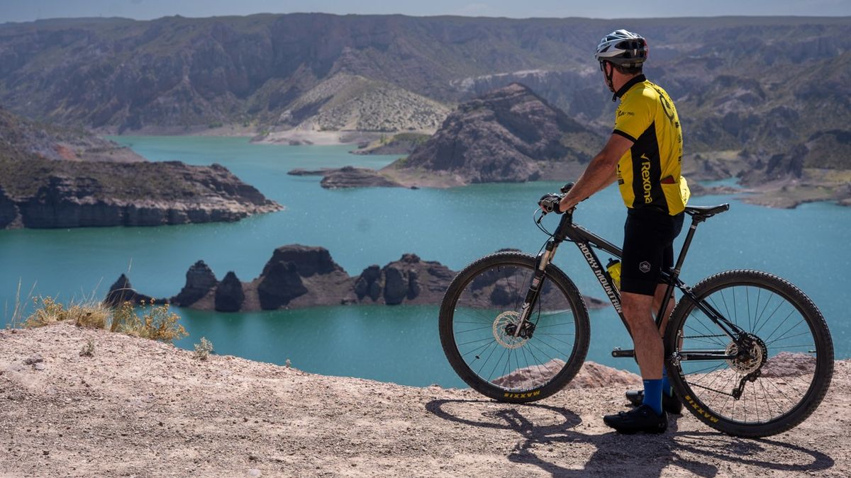Valle Grande es ideal para una escapada de fin de semana que permita ganarle al calor y refrescarse en el río Atuel. Valle Grande es ideal para una escapada de fin de semana que permita ganarle al calor y refrescarse en el río Atuel.