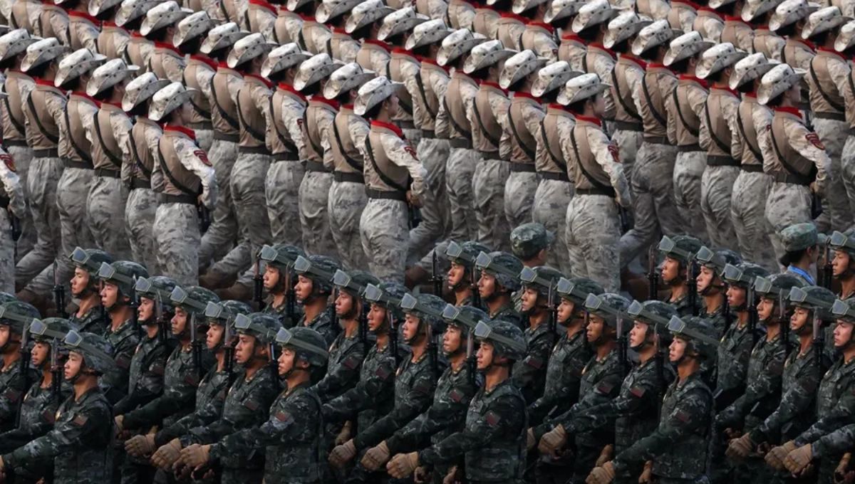 China puso en marcha al ejército más grande del mundo y lo mostró en uno de los desfiles militares más monumentales