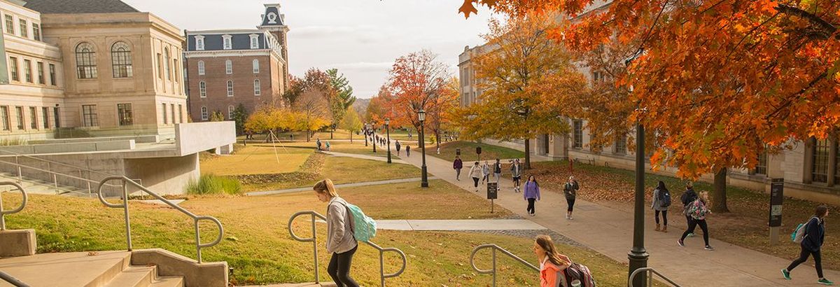 La universidad de Arkansas, a la que fueron los siete estudiantes de General Alvear.