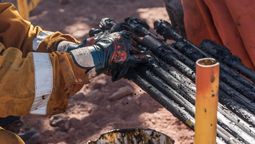 Si bien el concurso también estaba abierto para inversores extranjeros, los interesados que siguen en carrera por áreas petroleras de Mendoza son todos nacionales. Si bien el concurso también estaba abierto para inversores extranjeros, los interesados que siguen en carrera por áreas petroleras de Mendoza son todos nacionales.