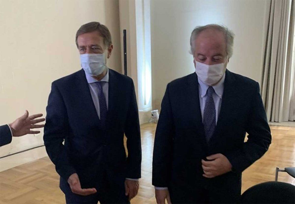 Rodolfo Suarez viajó a Buenos Aires para presentar los actos vendimiales y se reunió con el canciller de Chile quien lo invitó a formar parte de la próxima comitiva.&nbsp;