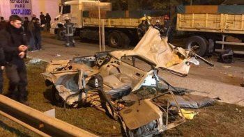 Cuatro jóvenes murieron en un terrible accidente