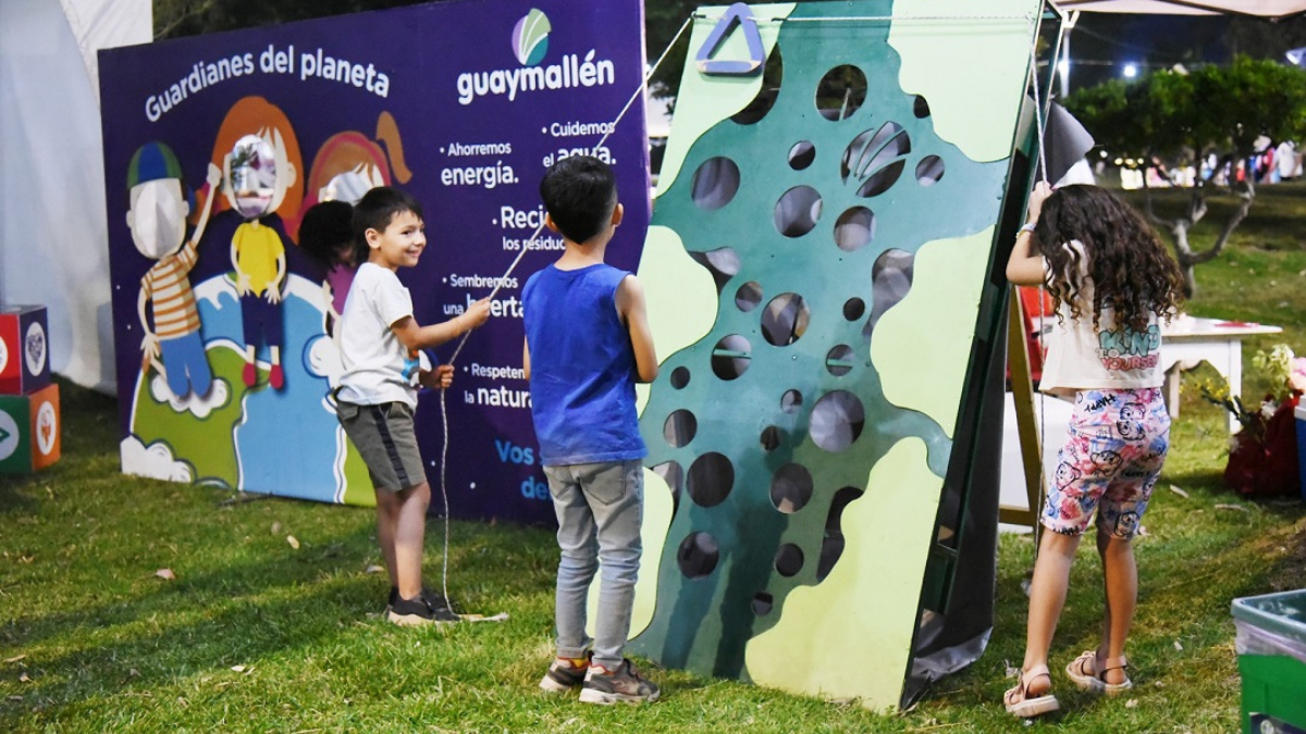 En el Paseo Sinfónico podrán disfrutar de actividades recreativas para los más chicos y puesto de comidas y bebidas. En el Paseo Sinfónico podrán disfrutar de actividades recreativas para los más chicos y puesto de comidas y bebidas.