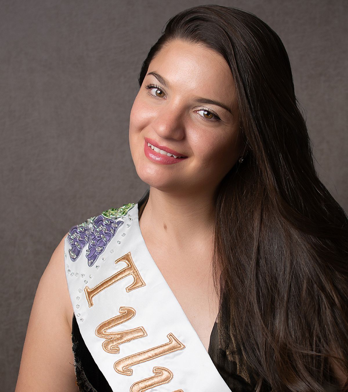 Antonella Gisel Barra representante de Tulumaya en la Vendimia 2023 de Lavalle.