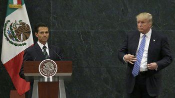 Trump defendió la construcción de un muro fronterizo en su visita a México