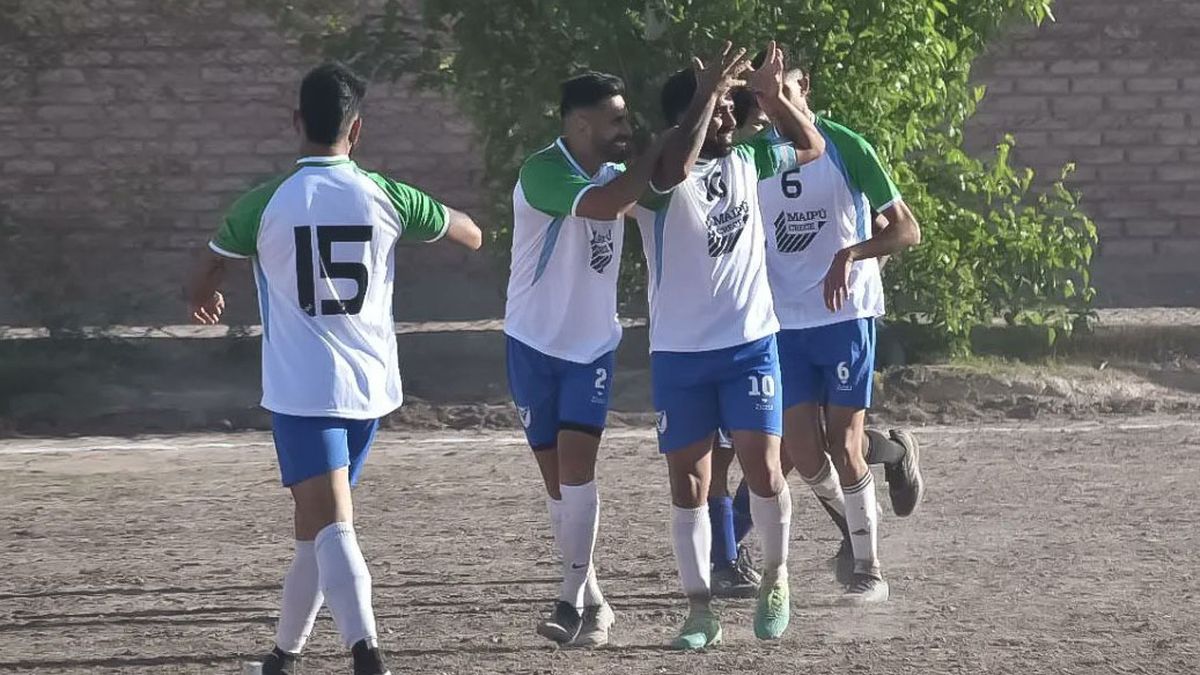 Deportivo Luzuriaga jugará en San José ante el Atlético Argentino. Deportivo Luzuriaga jugará en San José ante el Atlético Argentino.