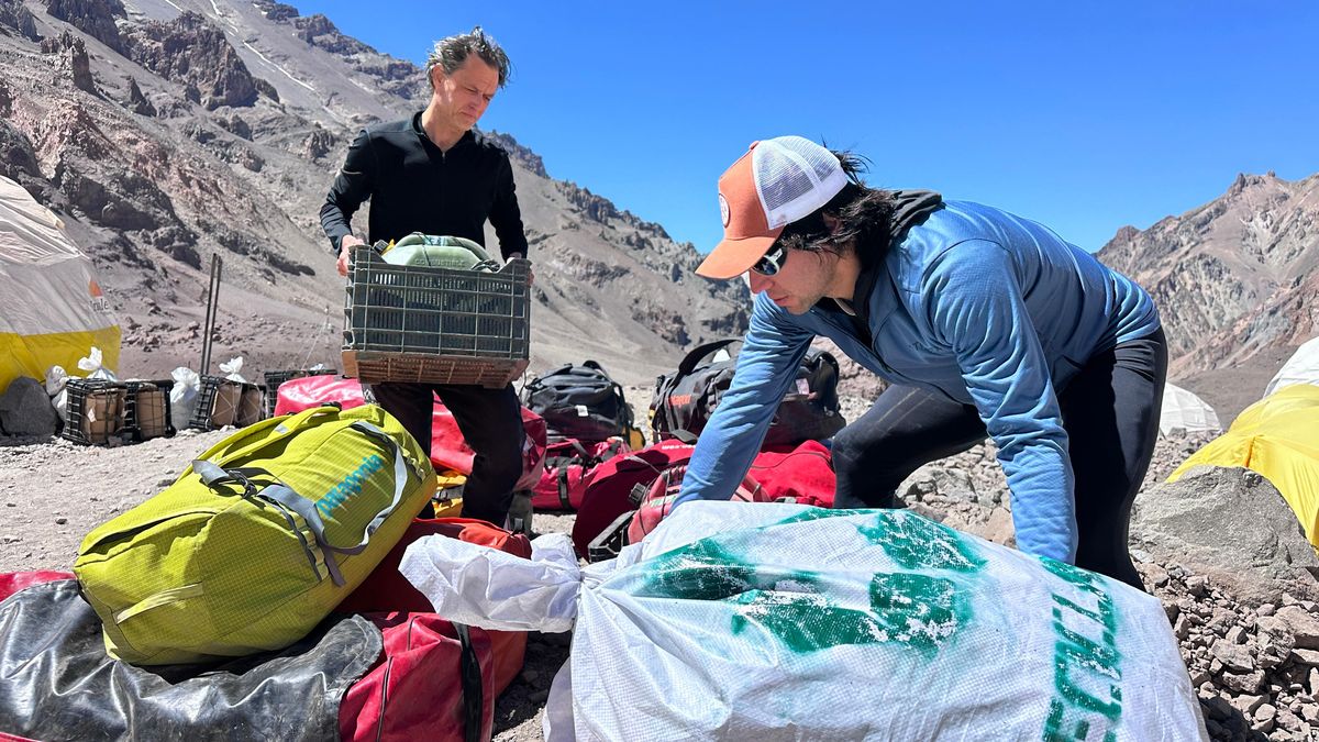 La expedición en el Aconcagua no terminó. Tras la cumbre y los festejos, el equipo emprende el regreso a casa y para eso, hay mucha tarea por hacer. La expedición en el Aconcagua no terminó. Tras la cumbre y los festejos, el equipo emprende el regreso a casa y para eso, hay mucha tarea por hacer.