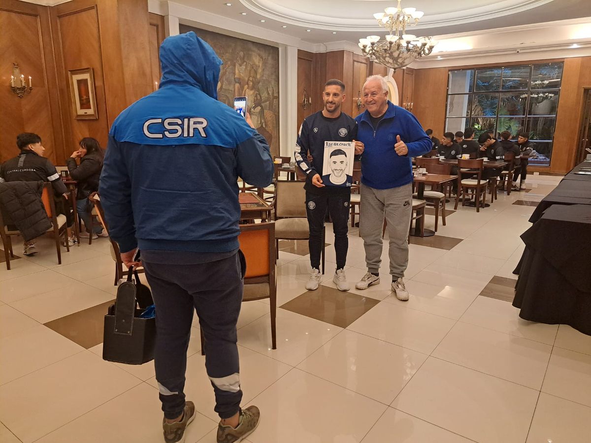 El plantel de Independiente Rivadavia recibió algunas visitas en la previa del encuentro ante Tristán Suárez El plantel de Independiente Rivadavia recibió algunas visitas en la previa del encuentro ante Tristán Suárez