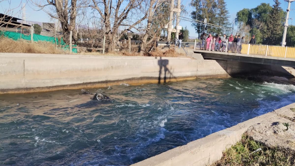 El hecho ocurrió en un canal de agua en la calle Juan XVIII al 57. El hecho ocurrió en un canal de agua en la calle Juan XVIII al 57.