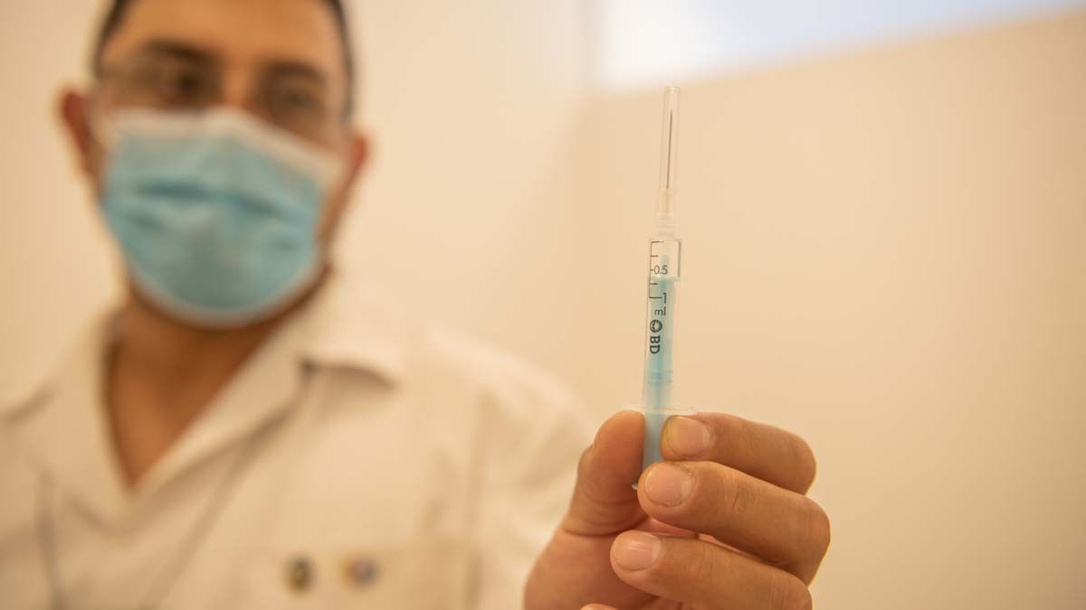 Los docentes de la UNCuyo se sumarán al plan de vacunación contra el Covid-19.