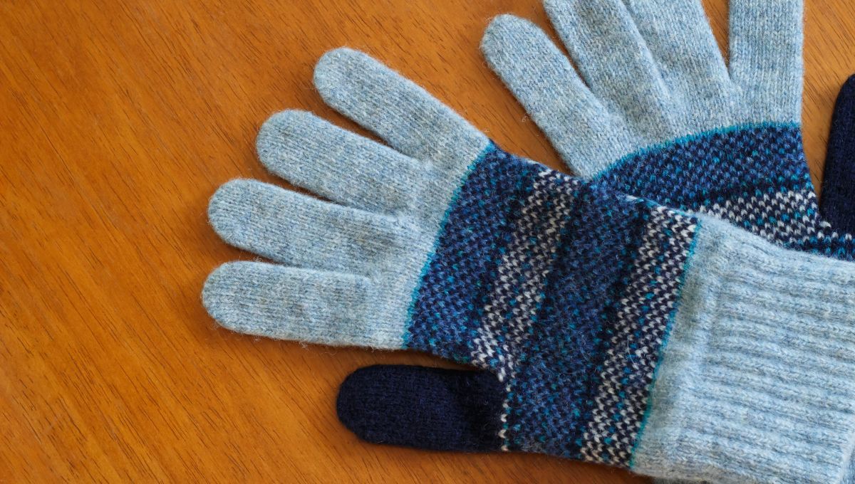Reciclaje: buscá los guantes viejos y llenos de agujeros y crea con ellos un hermoso juguete para niños