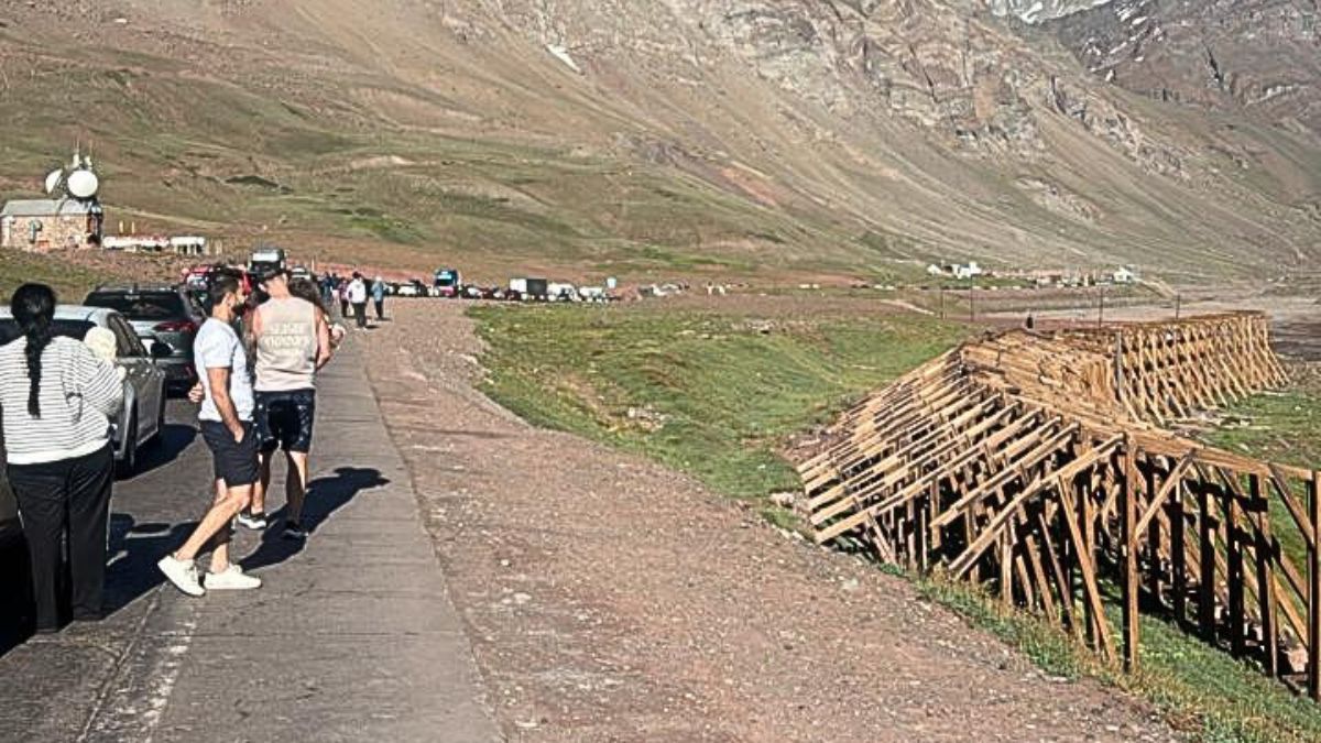 La espera interminable: 9 horas de demora para cruzar a Chile. Foto: Osvaldo Valle