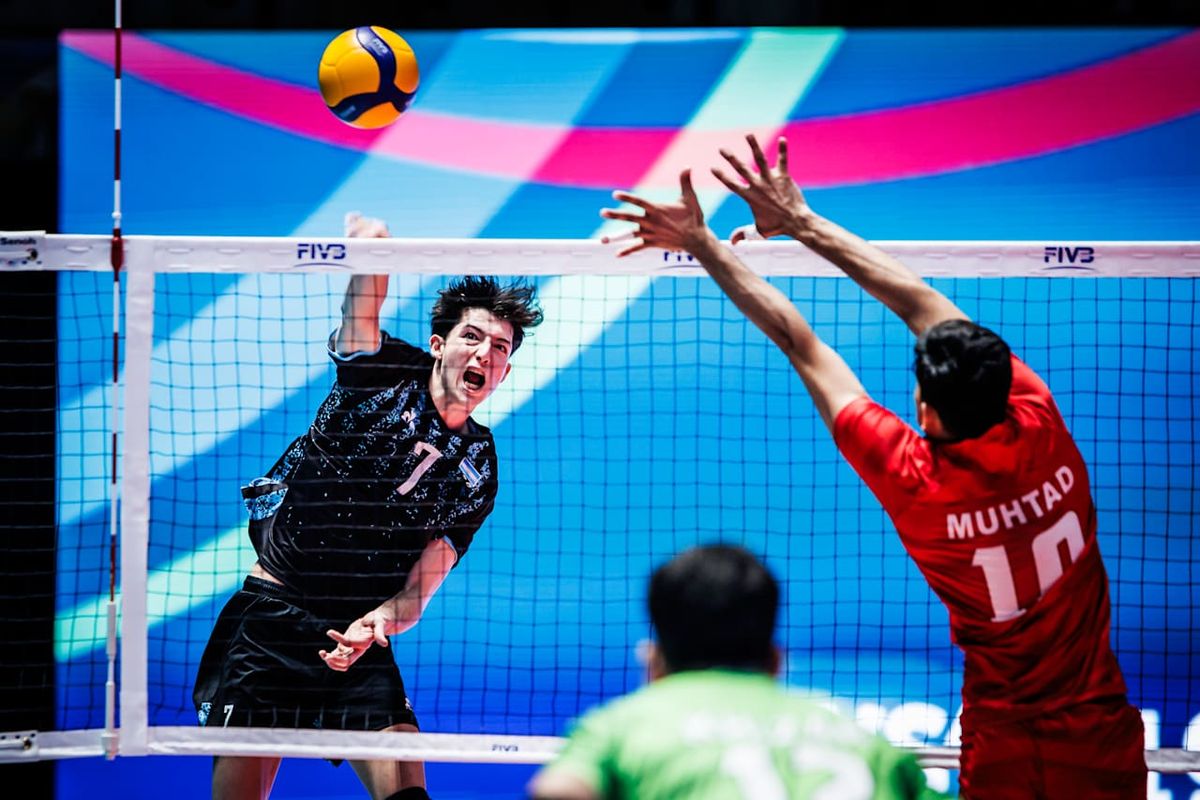 Mauro Gay fue el máximo anotador de la selección argentina de vóley con 20 tantos. Mauro Gay fue el máximo anotador de la selección argentina de vóley con 20 tantos.