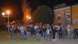 Con una flor y en silencio Seguí volverá a pedir Justicia para Julio Trossero