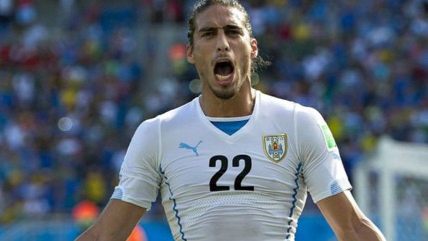 A River le habrían ofrecido un defensor uruguayo, ex Barcelona y Juventus