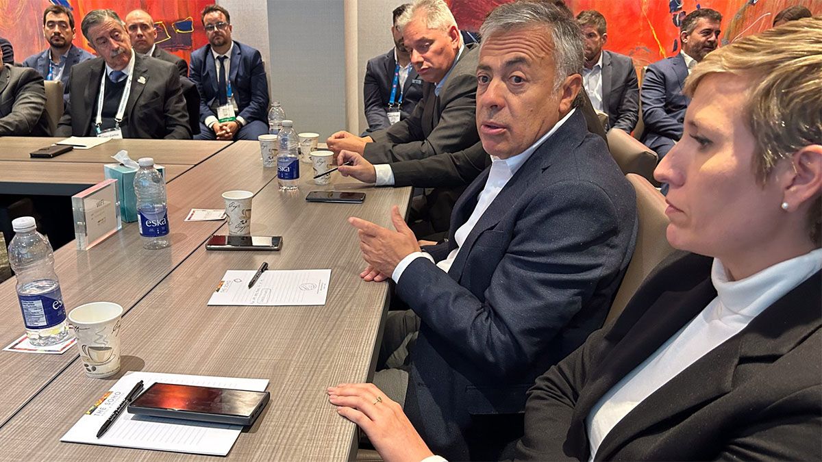 La ministra Jimena Latorre y el gobernador Alfredo Cornejo presentaron estos planes para la minería en Mendoza durante la última feria minera en Canadá. La ministra Jimena Latorre y el gobernador Alfredo Cornejo presentaron estos planes para la minería en Mendoza durante la última feria minera en Canadá.