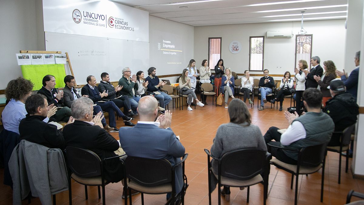 Empresas de Mendoza participaron del encuentro de Sistema B.
